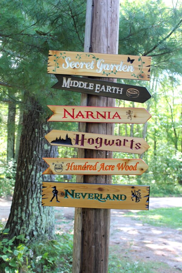 Wood Yard Signs Fantasy Land Arrows  | 6 pcs set
